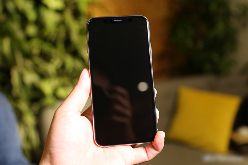 Mở hộp iPhone X 256GB vừa về Việt Nam: giá xấp xỉ 60 triệu đồng